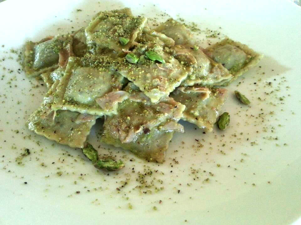 Ravioli di pistacchio di Bronte con pesto di pistacchio di Bronte